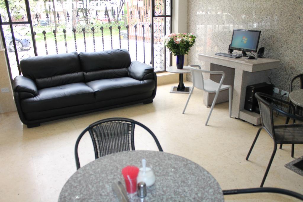 בוגוטה Hotel Castellana Inn מראה חיצוני תמונה