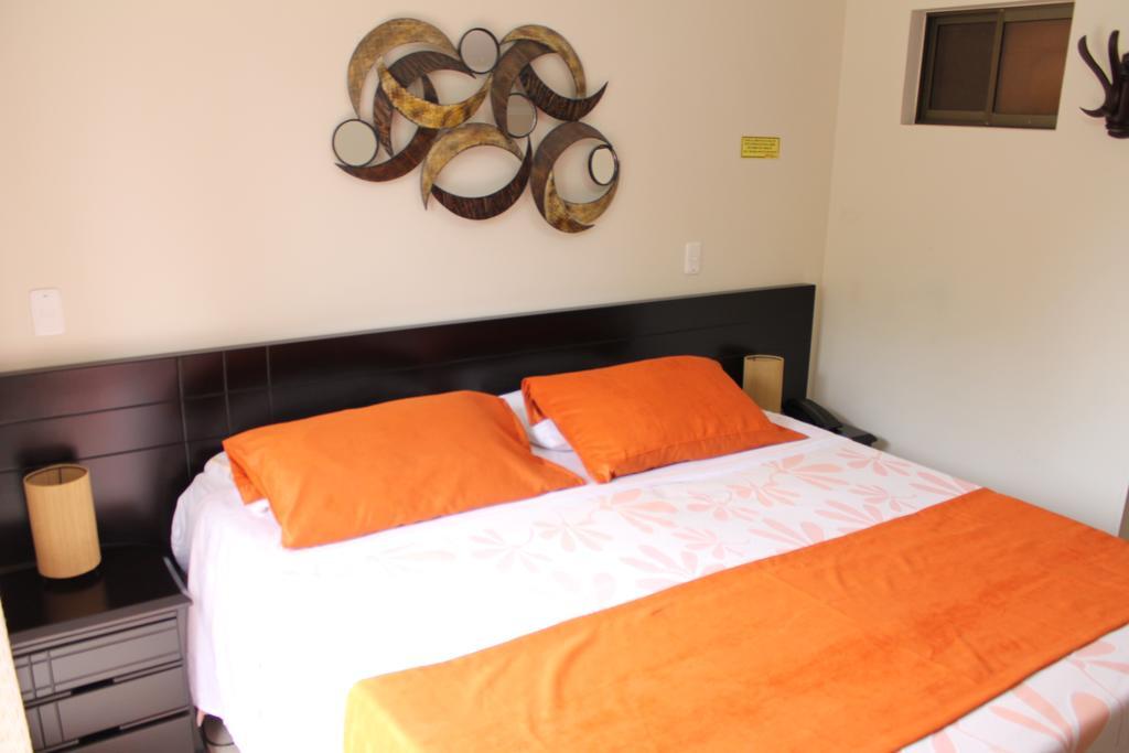 בוגוטה Hotel Castellana Inn מראה חיצוני תמונה